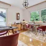 Regina's Gaestehaus 3*