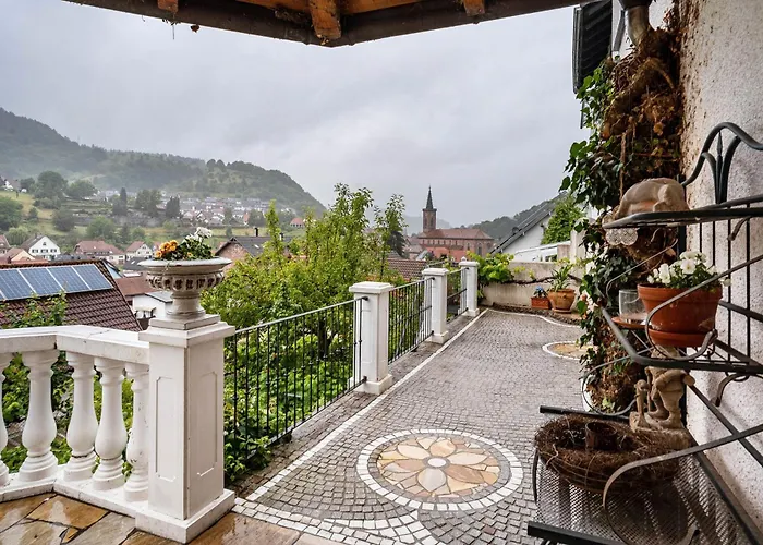 Regina's Gaestehaus 招待所 3*